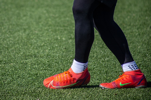 拉塞尔：我父亲是狼队死忠，但我支持曼联.